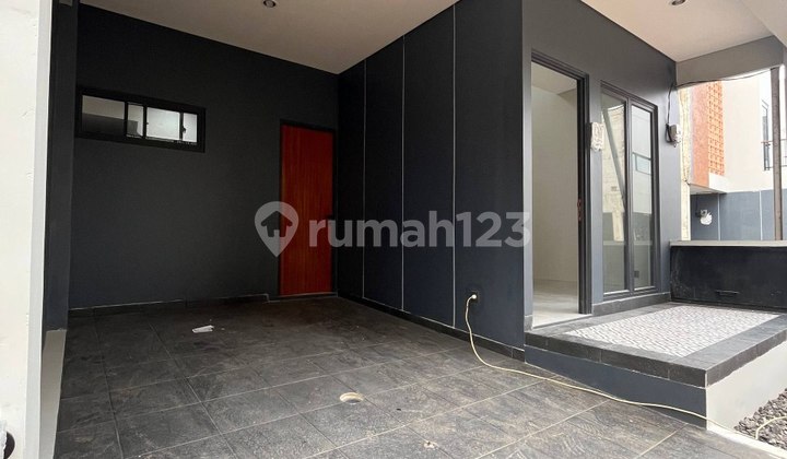 Ready, Comfortable, and Strategic House in Bojong Sari 2