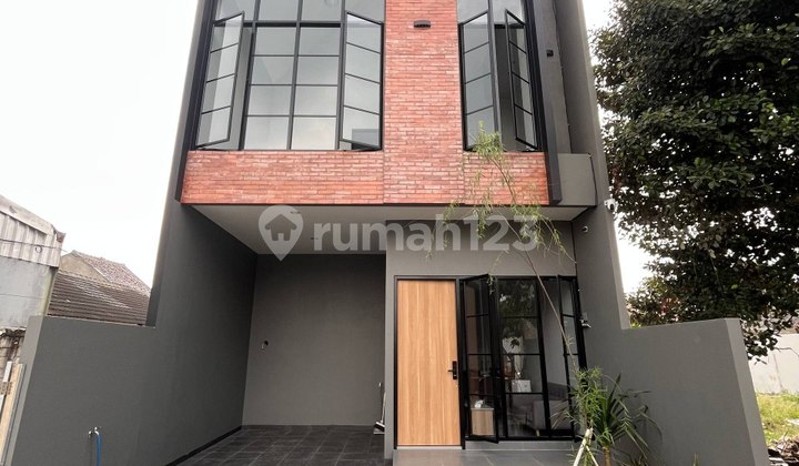 Rumah Modern 2 Lantai Lokasi Strategis Desain Elegan