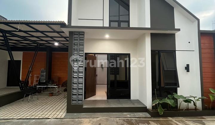 Mezzanine house on the main road in Bedahan Sawangan. Mezzanine house on the main road in Bedahan Sawangan.