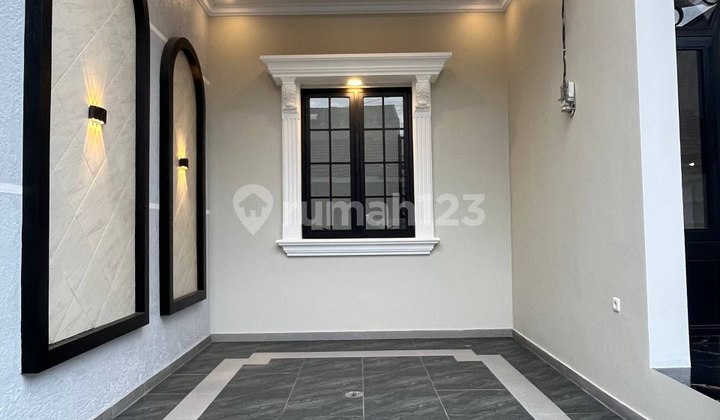 Rumah 3 Lantai Mewah di Dalam Perumahan Bumi Pancoran Mas 2