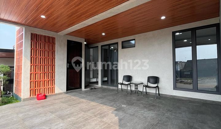 Di Jual Rumah Mewah 2 Lantai Semi Furnish