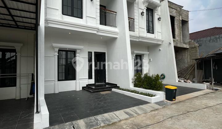 For Sale 2-Story Luxury House in Classic American Style 2