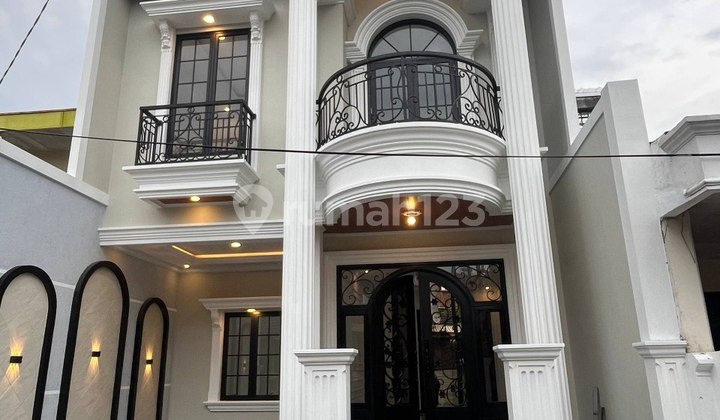 Jual Rumah Mewah 3 Lantai di Mampang Depok