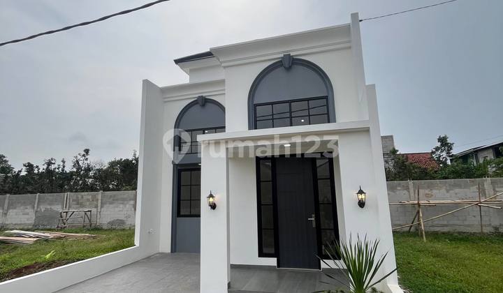 Elegant House in a Strategic Location, Classic Model Elegant House in a Strategic Location, Classic Model