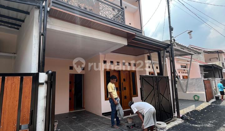 Jual Rumah Cash 2 Lantai Dekat Stasiun KRL Jual Rumah Cash 2 Lantai Dekat Stasiun KRL