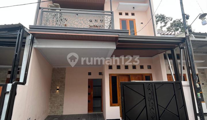 Jual Rumah Cash 2 Lantai Dekat Stasiun KRL Jual Rumah Cash 2 Lantai Dekat Stasiun KRL