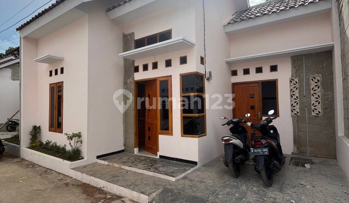 Rumah Minimalis Dekat Jalan Utama dan Stasiun Rumah Minimalis Dekat Jalan Utama dan Stasiun