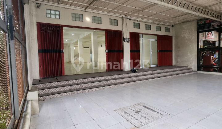 Shop for Sale / Rent in City Center Suitable for Retail Store, Office, Clinic 2