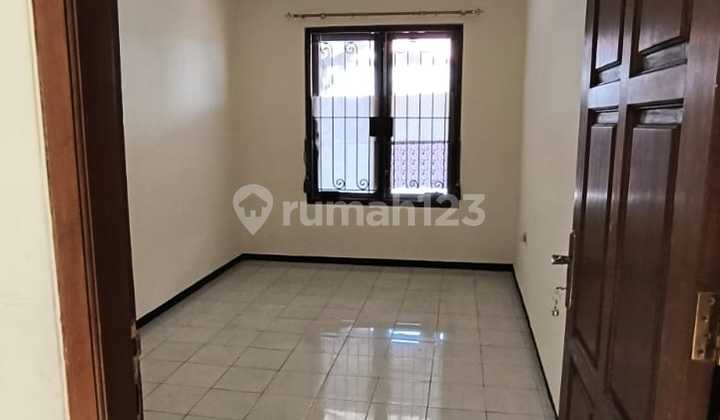 Disewakan Rumah Siap Huni Simpang Darmo Selatan Lb150m 3 Kamar Dekat Pakuwon Mall Surabaya Barat 2