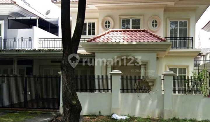 For Rent: Waterfront House in Citraland Near Ciputra University, Affordable, Move-in Ready, Main Road Outside Cluster, Land Area 600m², 4 Bedrooms, Near Pakuwon Mall, West Surabaya