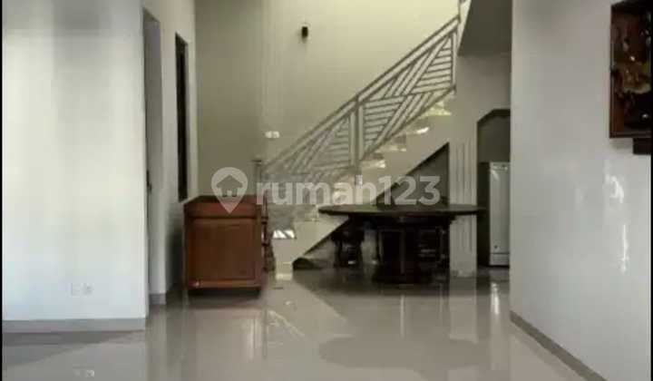 Disewakan Rumah Darmo Permai Utara Furnish Luas 175m 2 Lantai Dekat Pakuwon Mall 2