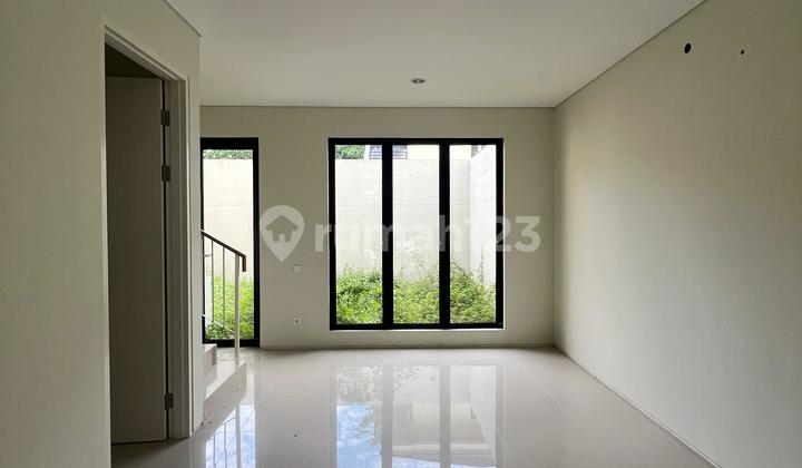 Disewakan Rumah Northwest Hill 2 Lantai 3 Kamar Lt 105M Citraland Dekat Universitas Ciputra dan Ciputra Hospital Surabaya Barat