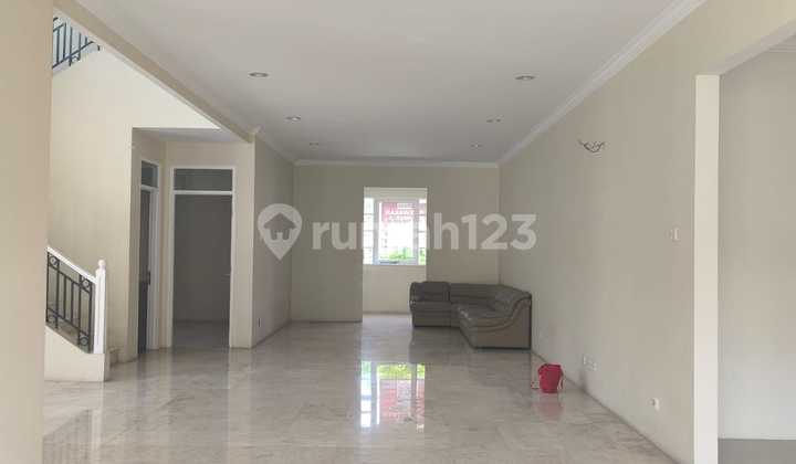 Disewakan Rumah Model Vila 2 Lantai Vila Bukit Golf Luas 400m 4 Kamar Dekat Pakuwon Mall Dan Universitas Ciputra 2