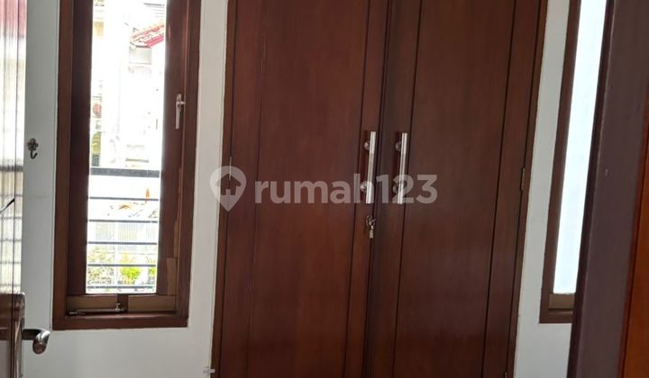 For Rent: Ready-to-Live 2-Story Villa Setra Raya Citraland with 3 Spacious Rooms, 135m², Near Pakuwon Mall, West Surabaya