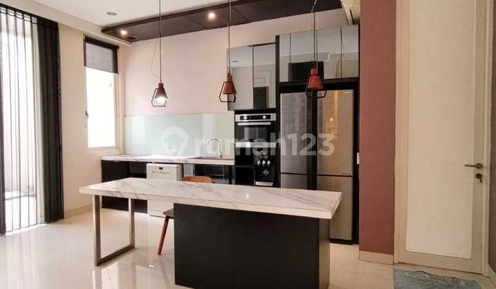 Disewakan Rumah 2 Lantai La Rizwood Pakuwon Indah Lt160m Dekat Pakuwon Mall Surabaya Barat