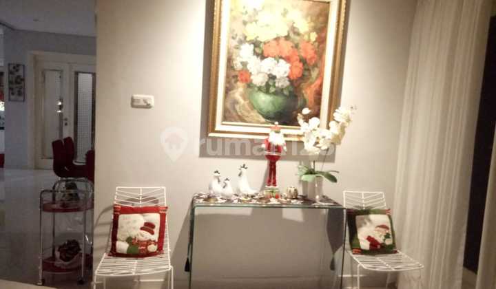 Dijual Rumah Graha Family Super Mewah 2 Lantai Lb 1000M 5 Kamar Dekat Pakuwon Mall Surabaya Barat 2