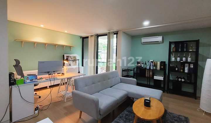 For Sale: Like New Split Level 2-Story House in Bukit Golf International Citraland, Area 490m², Semi-Furnished, Close to Pakuwon Mall