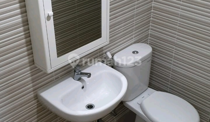 For Rent Apartment Puncak Bukit Golf Tower A 20th Floor Furnished Suramadu View Near Pakuwon Mall West Surabaya