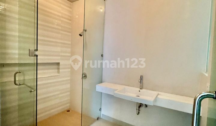 Disewakan Rumah Semi Furnish Siap Huni Wisata Bukit Mas Wiyung 2 Lantai 4 Kamar Lt 240M Dekat Tol dan Pakuwon Mall Surabaya Barat 2