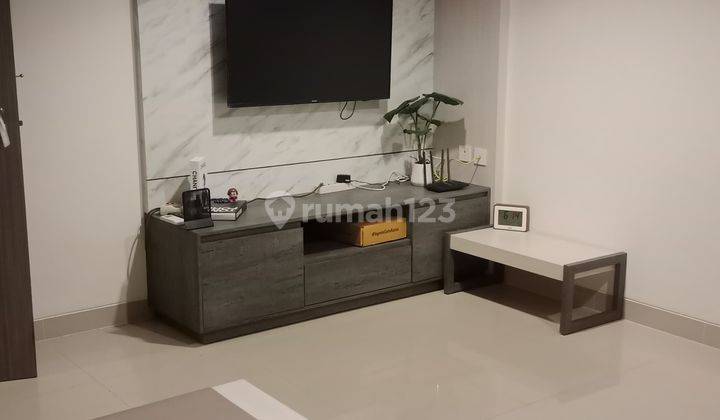 Disewakan Apartemen Praxis 1br Lantai 11 Luas 49m Dekat Tunjungan Plaza 