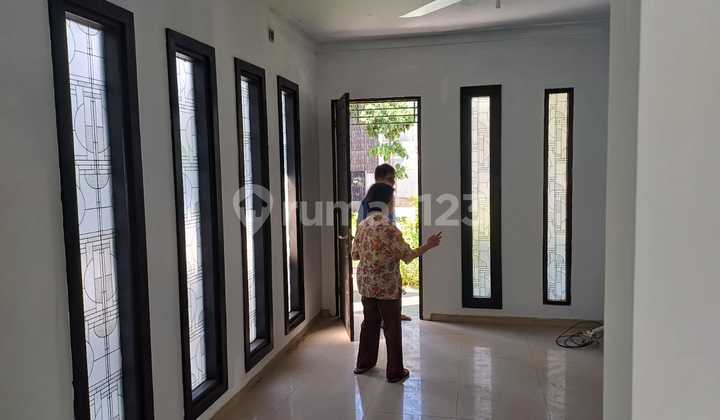 For Rent: Prambanan Regency 2-storey House, 162m², Close to Pakuwon Mall and a Step Away from Citraland.