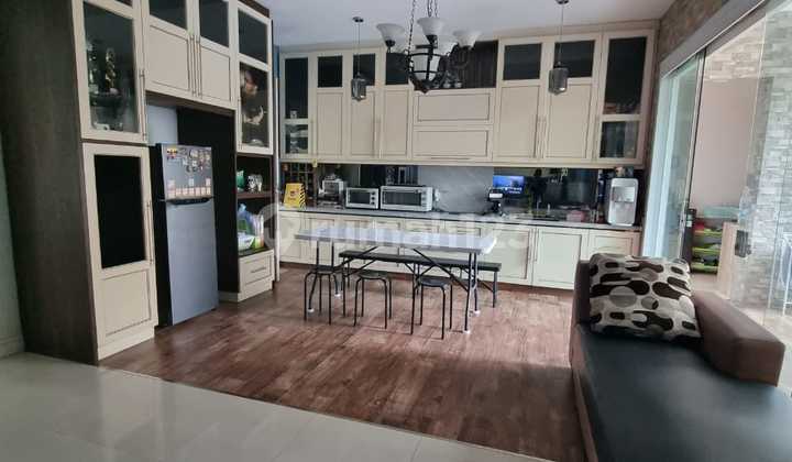 Disewakan Rumah 2 Lantai Semi Furnish Taman Puspa Raya Citraland Dekat Pasar Modern dan Pakuwon Mall Surabaya Barat