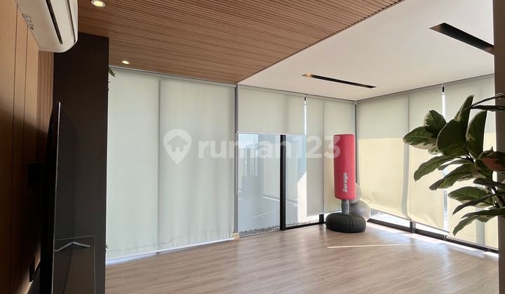 Disewakan Rumah Cantik Furnish Mewah Baru Gress Private Pool Dempsey Hill Citraland Surabaya Barat