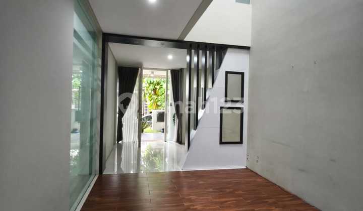 Disewakan Rumah Stonegate Citraland 2 LT Luas200 4 Kamar Dekat Universitas Uc Surabaya Barat