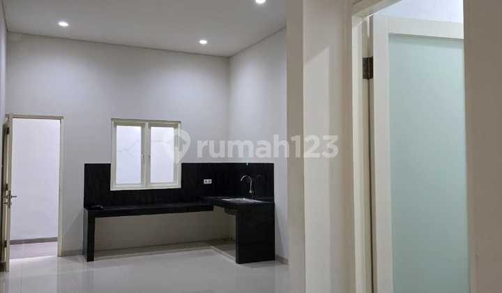 Disewakan Rumah Taman Puspa Raya Citraland Luas 150m 3 Kamar Dekat Pasar Citraland Dan Pakuwon Mall Surabaya Barat  2