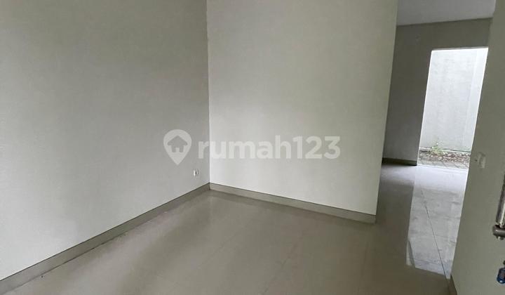 For Sale 2-Story House Greenlake Citraland Land Area 118m² 3 Bedrooms Near Pakuwon Mall West Surabaya 2