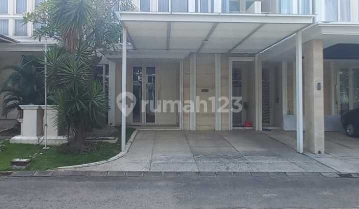 Disewakan Rumah 2 Lantai La Rizwood Pakuwon Indah Lt160m Dekat Pakuwon Mall Surabaya Barat 2