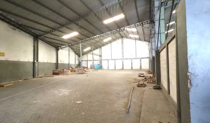 For Rent Warehouse Margomulyo Antropolis, Just 200m to Raya Margomulyo, Ready to Use, Well-Maintained, and Flood-Free.