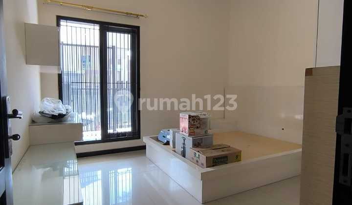 Disewakan Rumah 2 Lantai Darmo Permai Selatan Luas 300 4 Kamar Full Furnished Siap Huni Dekat Pakuwon Mall 2