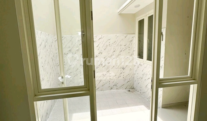 For Rent New House Grand Pakuwon 5 Bedrooms 2