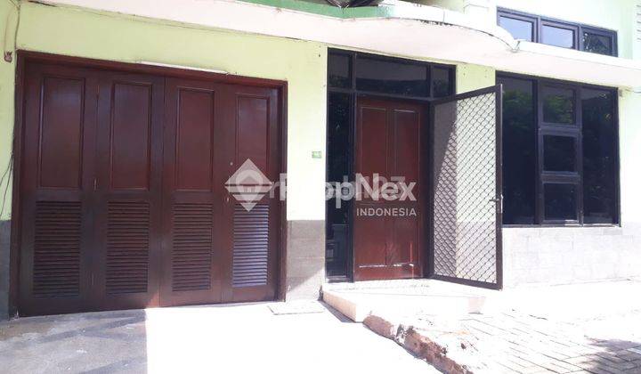 Disewakan Rumah Terawat Semi Furnish 3kamar 100m Ke Gwalk Citraland Dekat Pakuwon Mall 2