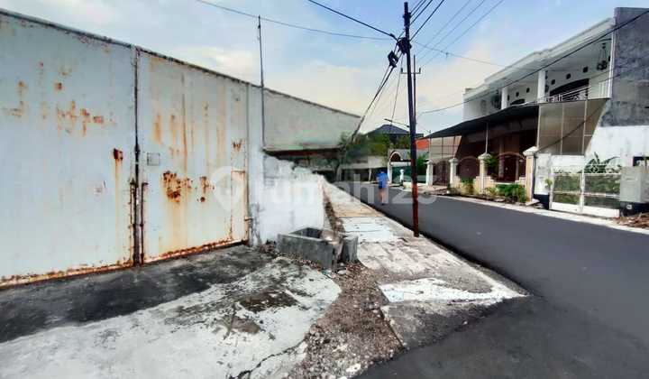 Disewakan Lahan Kosong ex Bengkel Mobil 50m dari Raya Kutai