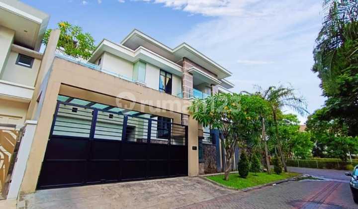 Dijual Rumah Graha Family Mewah dan Langka 2 Lantai Lb1000m 5 Kamar Dekat Pakuwon Mall Surabaya Barat