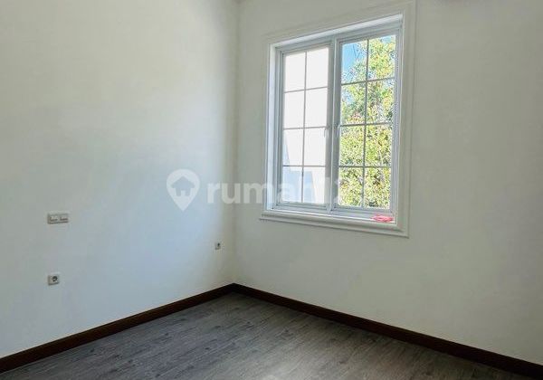 For Sale New House Fresh Graha Family American Style Elegant One Gate 2 Floors 4 Bedrooms Land Area 152m Near Pakuwon Mall and West Surabaya Hospital 2