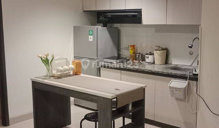 Disewakan Apartemen Praxis 1br Lantai 11 Luas 49m Dekat Tunjungan Plaza 