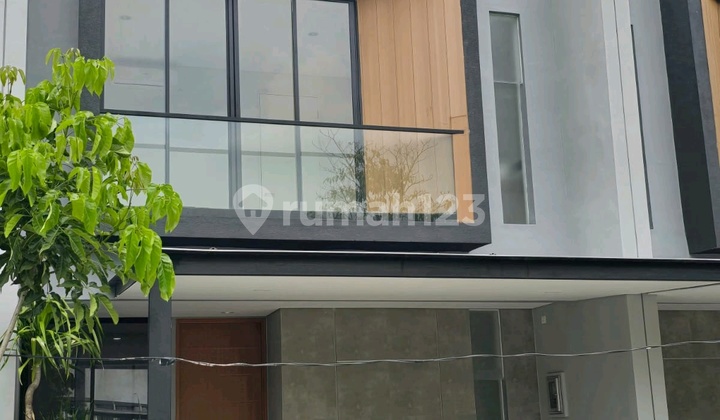 Disewakan Rumah Baru Gress Northwest Central Siap Huni View Lake 3Lt Attic 4Km Lt72m Dekat Universitas Ciputra Surabaya Barat