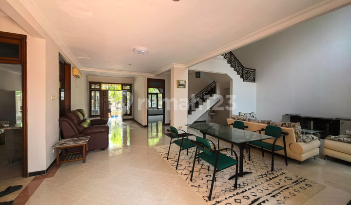 For Quick Sale: Villa Bukit Mas Monaco 1 2-Storey House Land Area 400m² West Surabaya 1