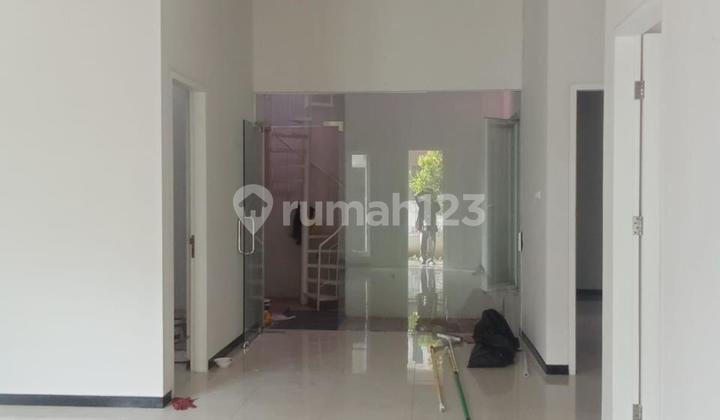 For Rent: Alam Hijau Citraland House, 135m, 3 Bedrooms, Close to Pakuwon Mall and Ciputra University.