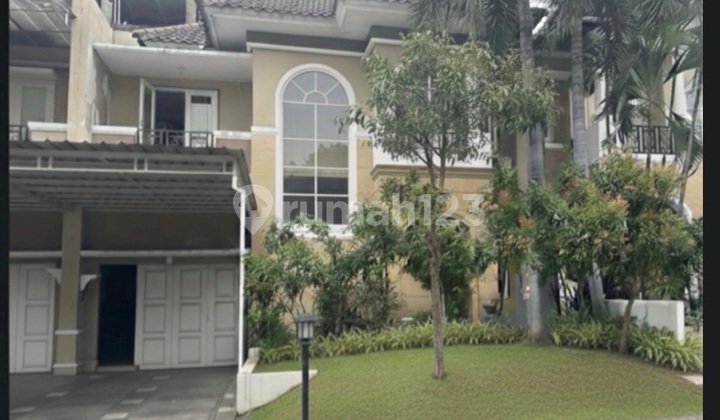 Disewakan Rumah Royal Park Citraland Cluster Depan Siap Huni 2 Lantai LT 210M Dekat Pakuwon Mall Surabaya Barat 1