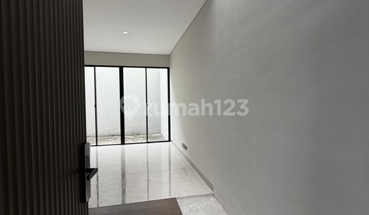 For Rent New House Fresh Dempsey Hill Citraland Utara 2 Floors 3 Bedrooms Near Ciputra University West Surabaya 2
