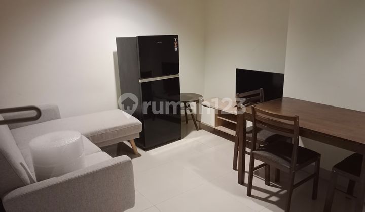 Disewakan Apartemen Praxis Studio Funished Ada Mesin Cuci Lantai 10 Surabaya Kota Dekat Tunjungan Plaza Dan Universitas Unair Blok B