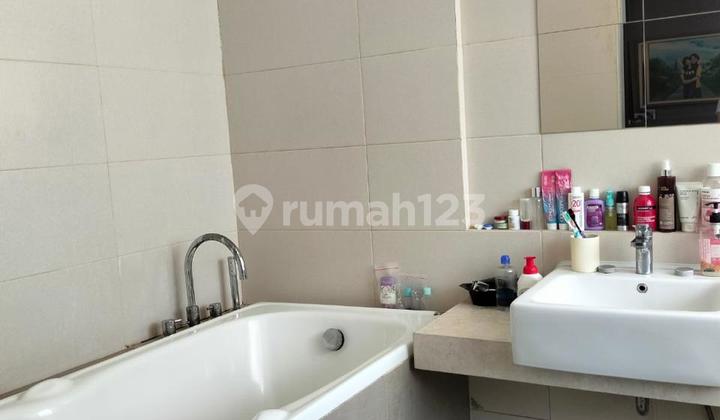 For Sale Well-Maintained Ready-to-Occupy 2-Story Stamford Citraland House 210m Land Semi-Furnished Near Pakuwon Mall West Surabaya 2