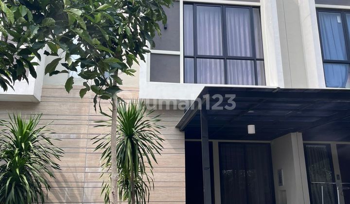 For Rent: Northwest Park Cluster Athena House, 50M, 3 Bedrooms, Near Ciputra University, West Surabaya.