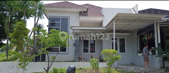 For Rent, Ready-to-Occupy Single-Story Eastwood House, 100M Area, 3 Bedrooms, Hook, Near Pakuwon Mall, West Surabaya
