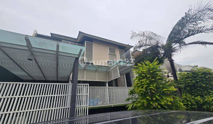 Disewakan Rumah Graha Family 2 Lantai Luas 324m 4 Kamar Dekat Pakuwon Dan Selangkah Ke Citraland 1