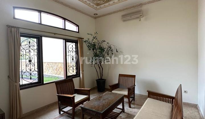 Disewakan Rumah Private Pool Taman Hunian Satelit Sukomanunggal 2 Lantai.surabaya Barat